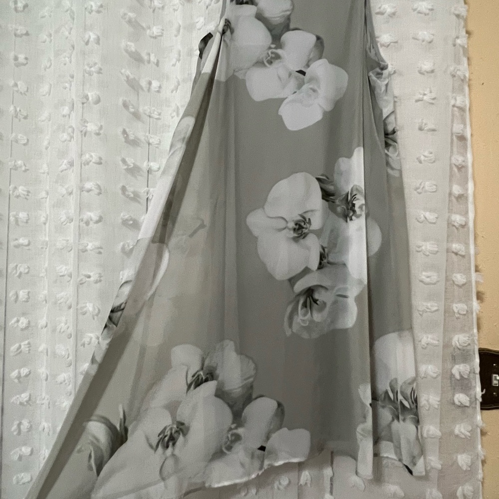 Dress - Picture 3 of 5